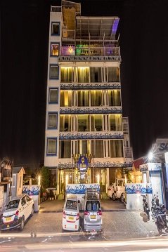 Hotel EllBee Ganga View